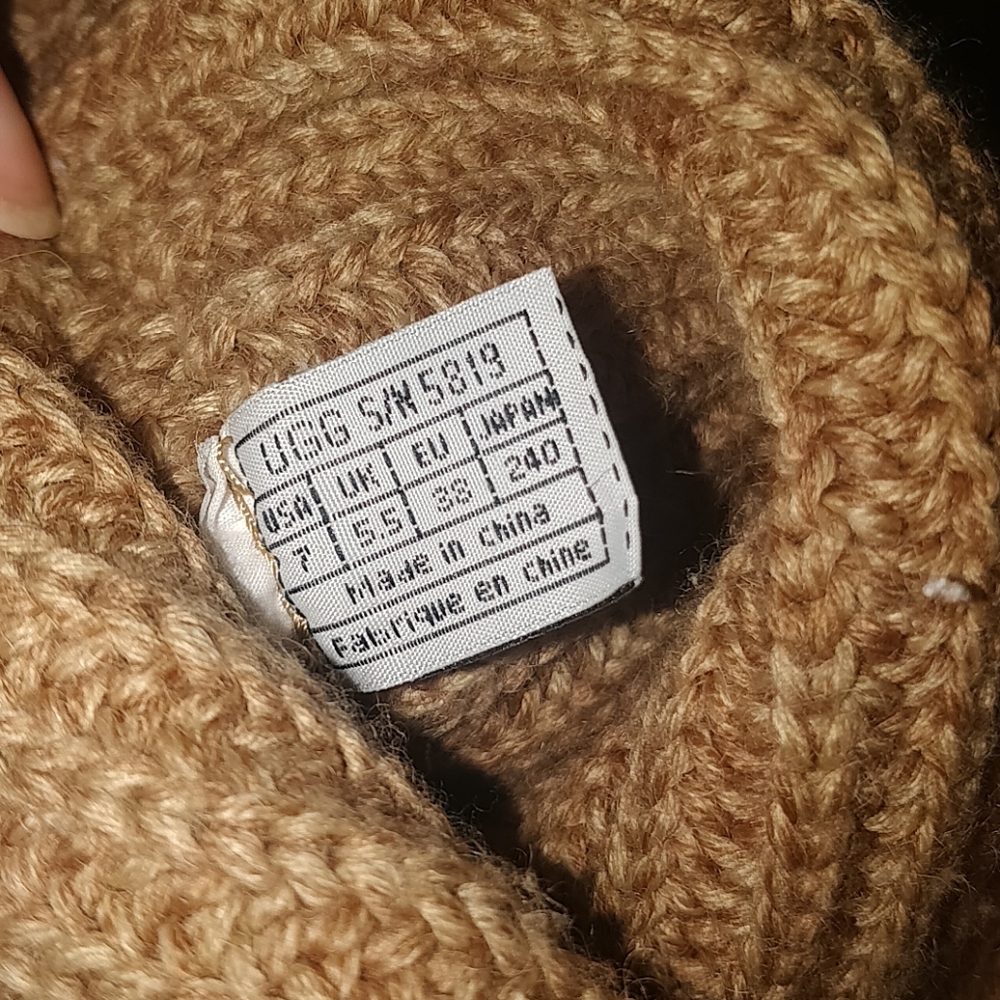 Knitted, tall UGG boot - Picture 7 of 7